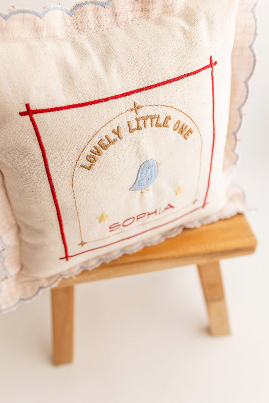 'lovely little one' yastık