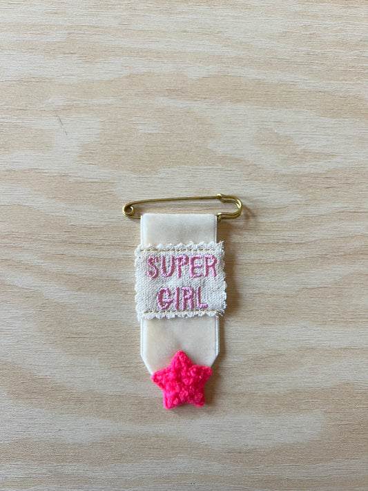 Pembe super girl