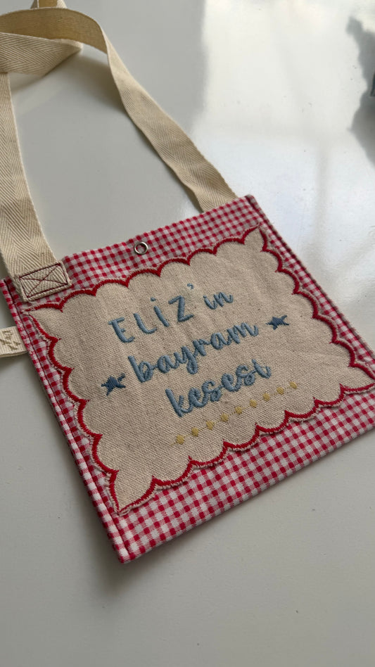 Kırmızı bayram kesesi