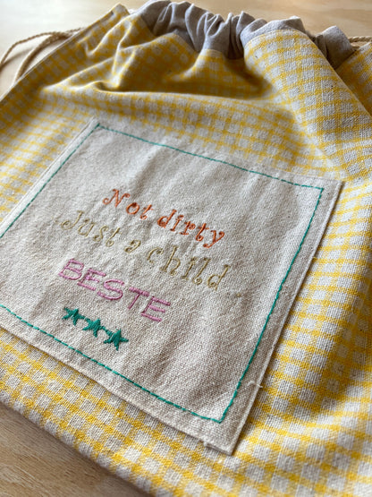 Kız çocuk kreş kirli çantası