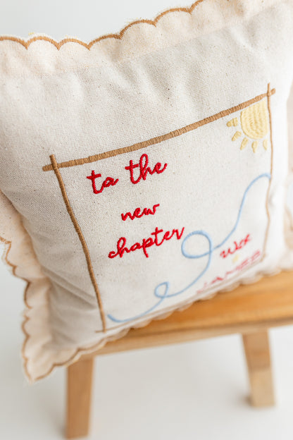 'to the new chapter' yastık